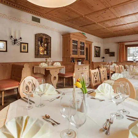 Hotel Foehrenhof 2*