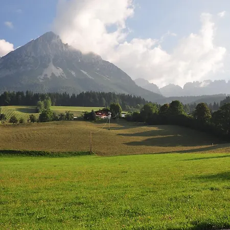 فندق Foehrenhof 2*