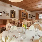 Hotel Foehrenhof 2*