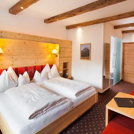 Hotel Foehrenhof 2*