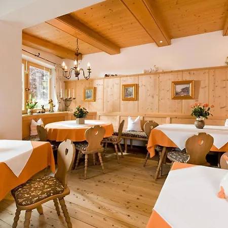 Foehrenhof Hotel 2*